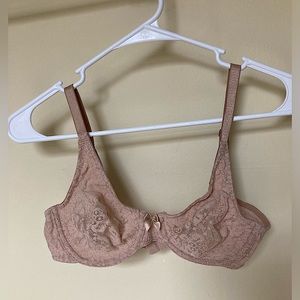 34B bra, new/never worn.
